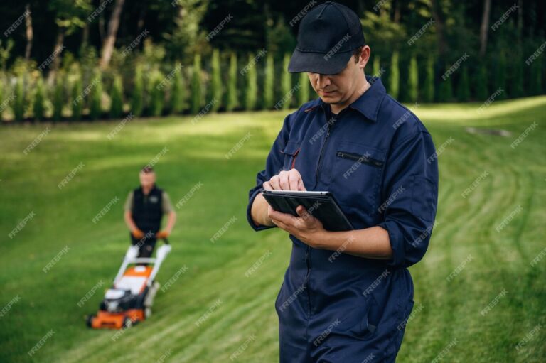 How to Choose the Best Lawn Care Service